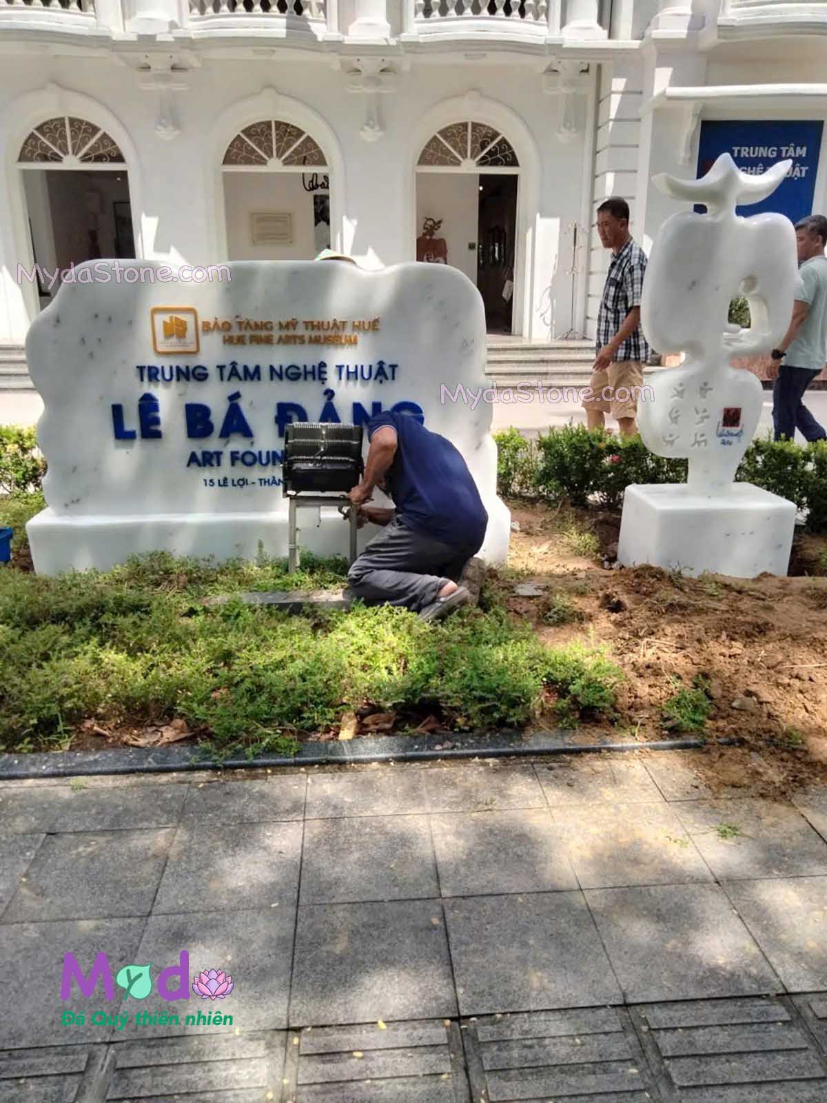 Bảng Hiệu đá Cẩm Thạch Trắng