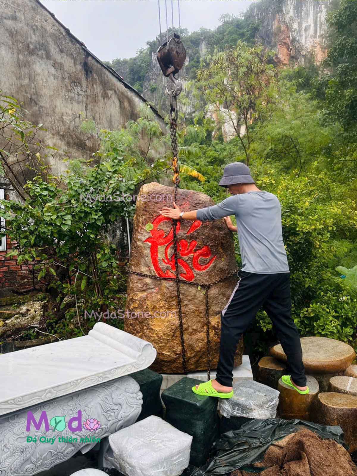 Bảng Hiệu đá Cuội tự nhiên