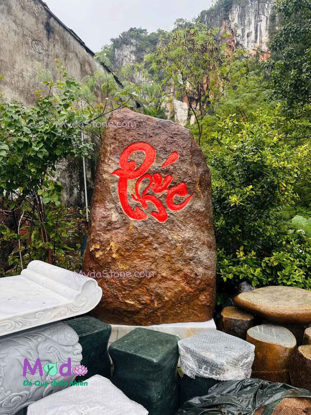 Bảng Hiệu đá Cuội tự nhiên