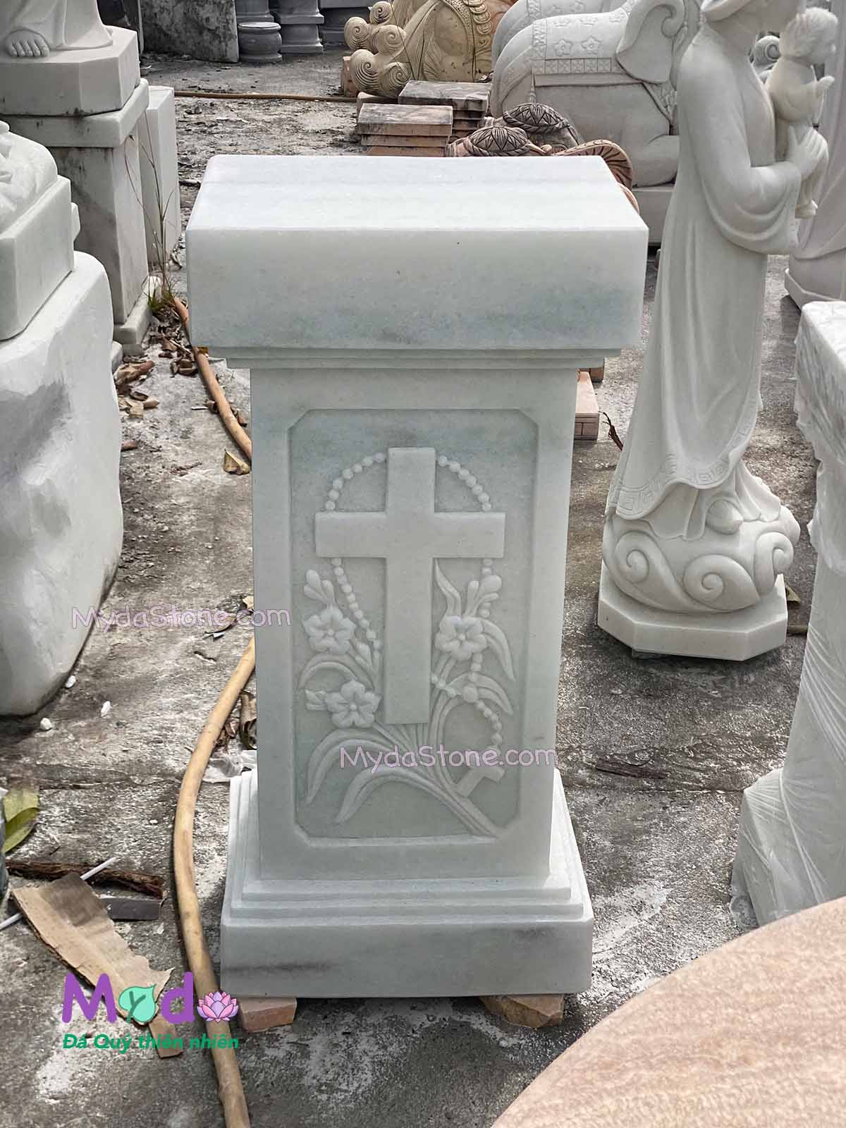 Chân đế tượng Đức Mẹ đá Cẩm Thạch Trắng Xanh