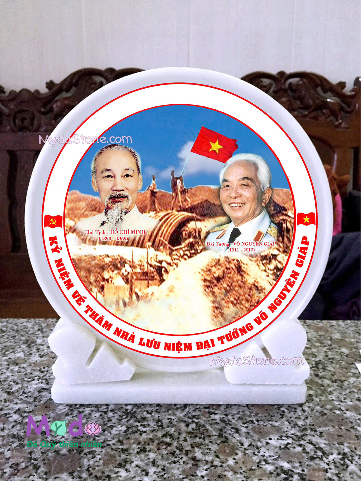Đĩa đá in hình Bác Hồ và Đại Tướng Võ Nguyên Giáp