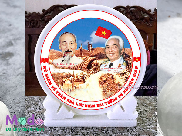Đĩa đá in hình Bác Hồ và Đại Tướng Võ Nguyên Giáp