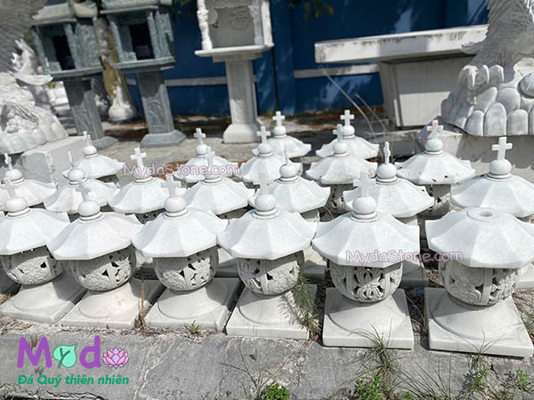 Đèn đá Công Giáo đá Cẩm Thạch Trắng