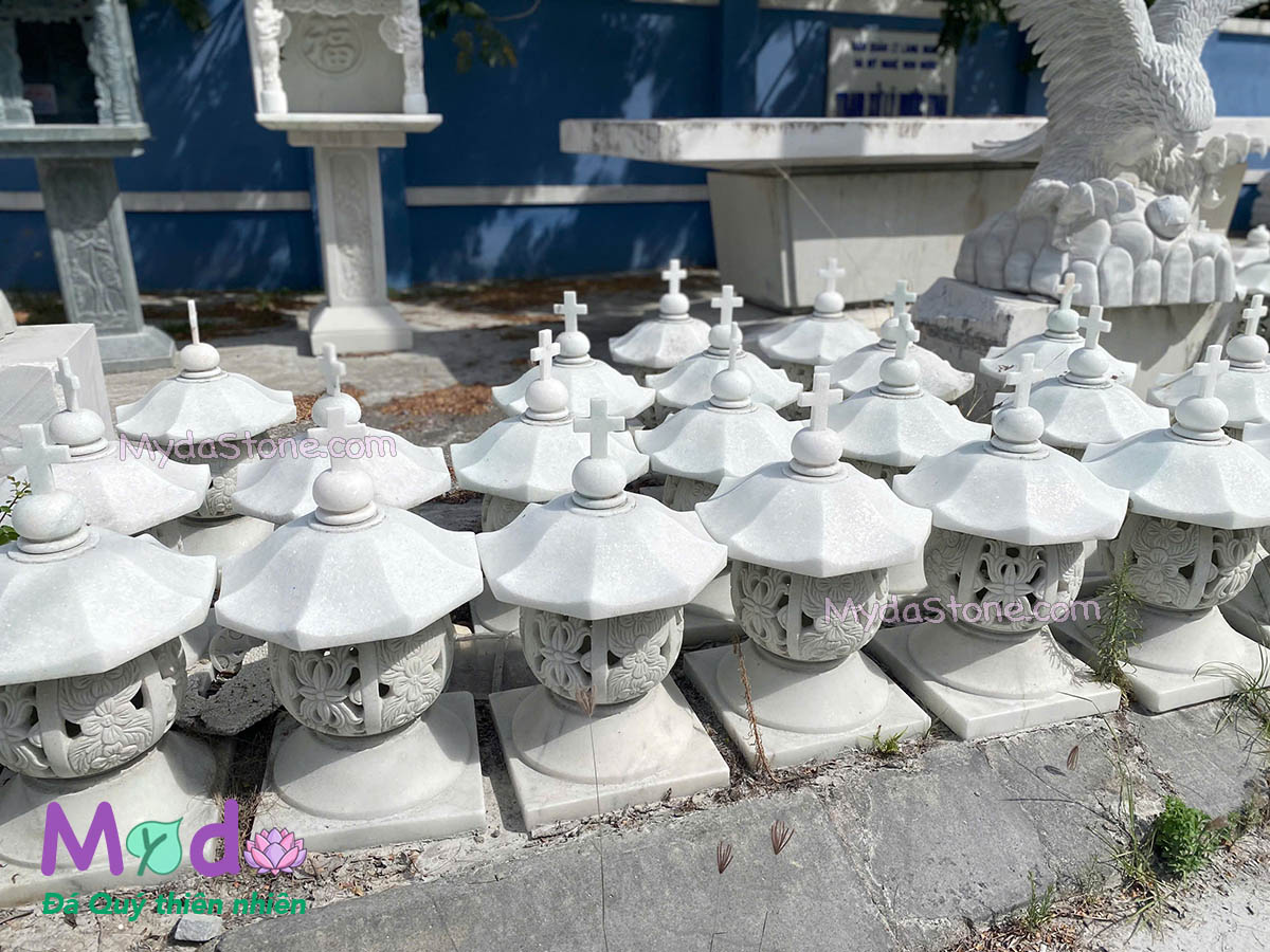 Đèn đá Công Giáo đá Cẩm Thạch Trắng