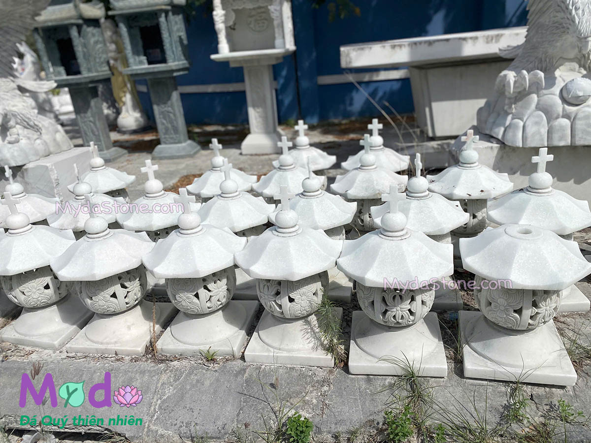 Đèn đá Công Giáo đá Cẩm Thạch Trắng