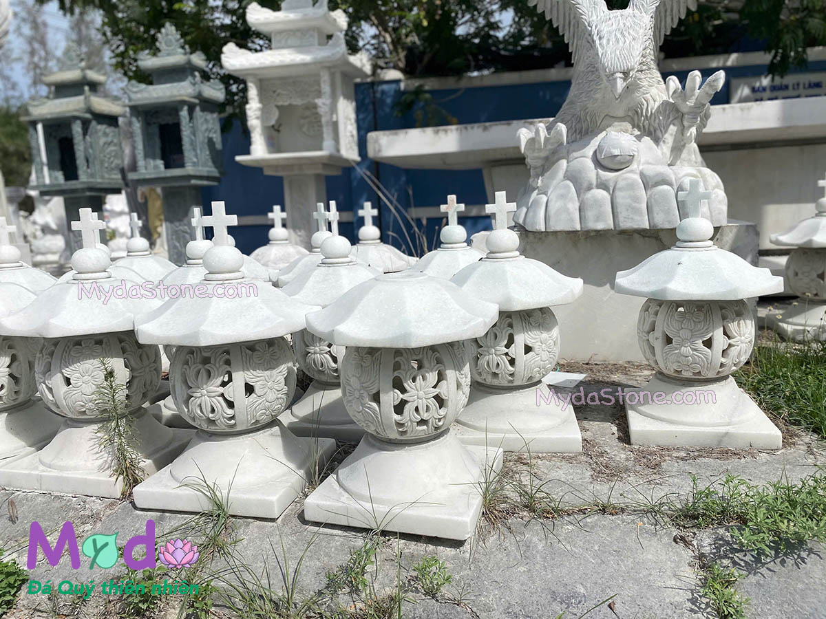 Đèn đá Công Giáo đá Cẩm Thạch Trắng