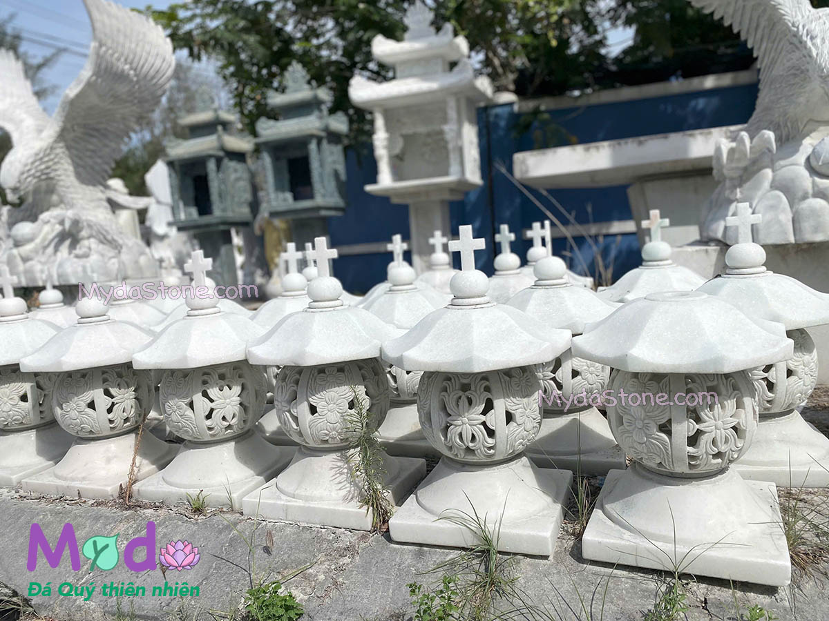 Đèn đá Công Giáo đá Cẩm Thạch Trắng