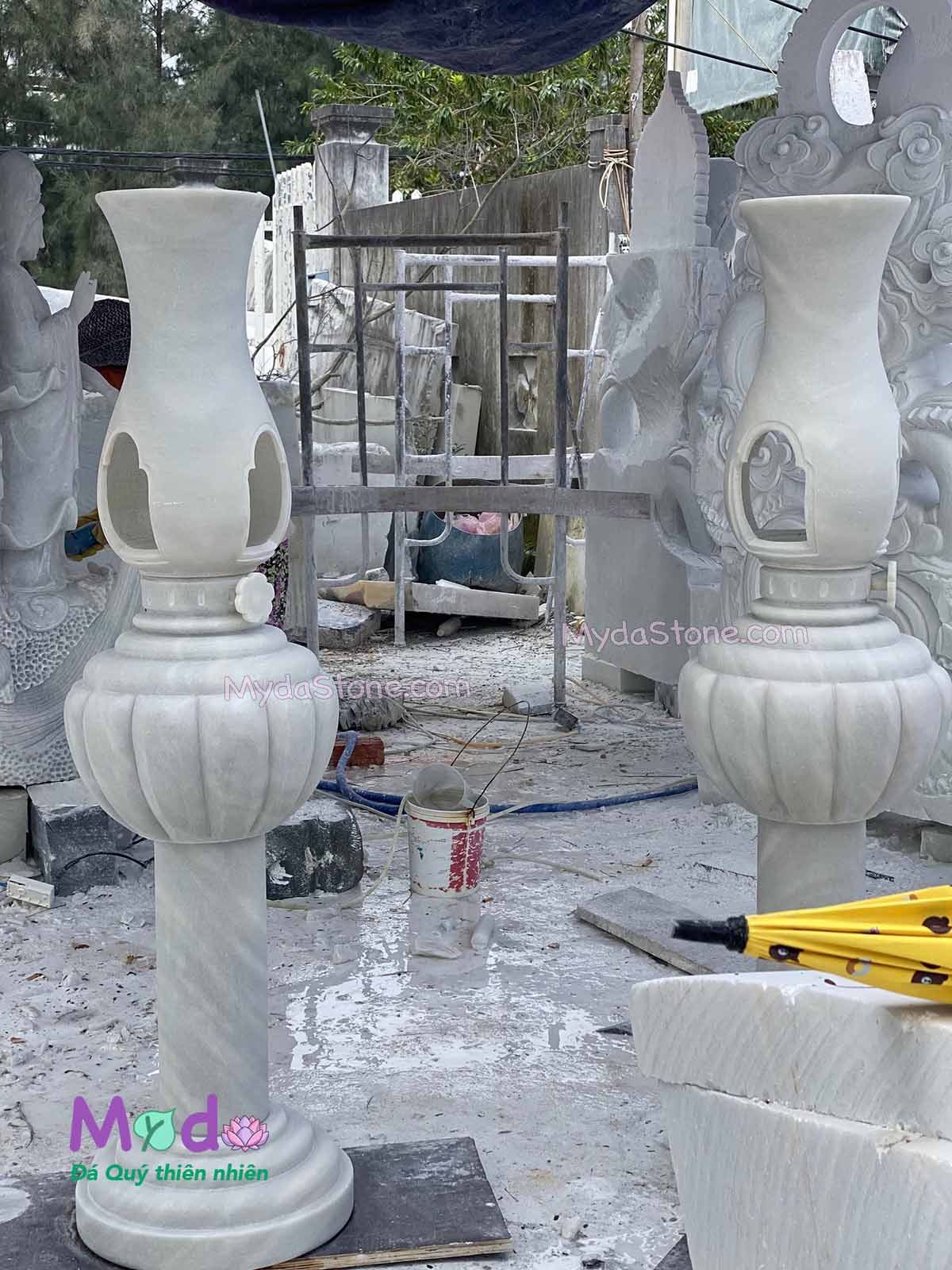 Đèn Đá hình Cây Đèn Dầu đá Cẩm Thạch Trắng Xám