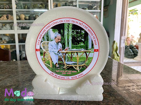 Đĩa đá In Hình Bác Hồ Làm Việc