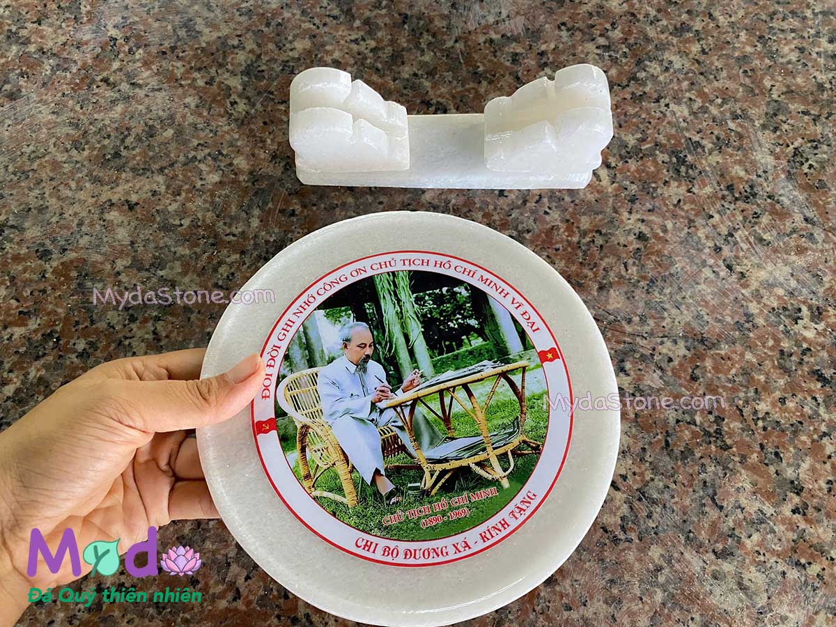 Đĩa đá In Hình Bác Hồ Làm Việc