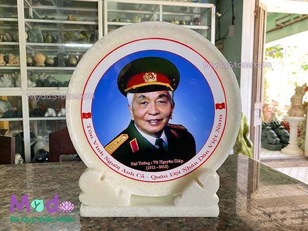 Đĩa đá in hình Đại Tướng Võ Nguyên Giáp