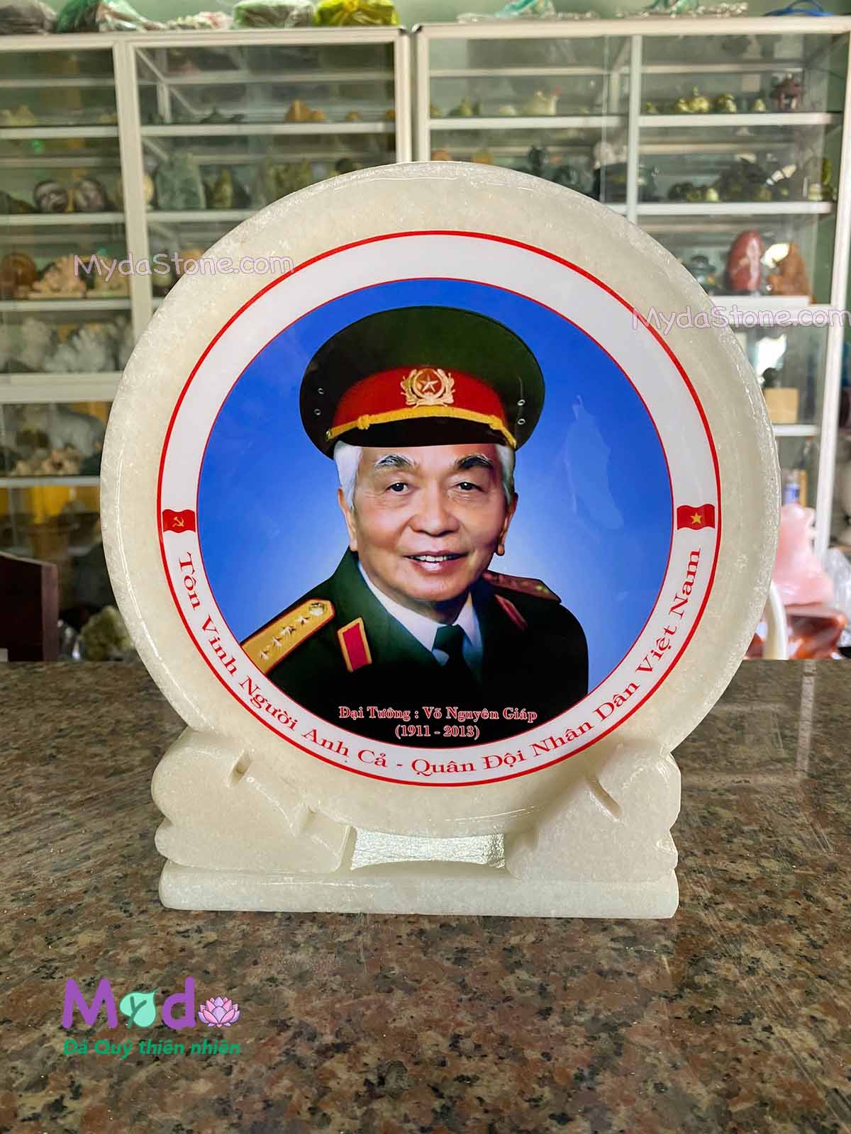 Đĩa đá in hình Đại Tướng Võ Nguyên Giáp