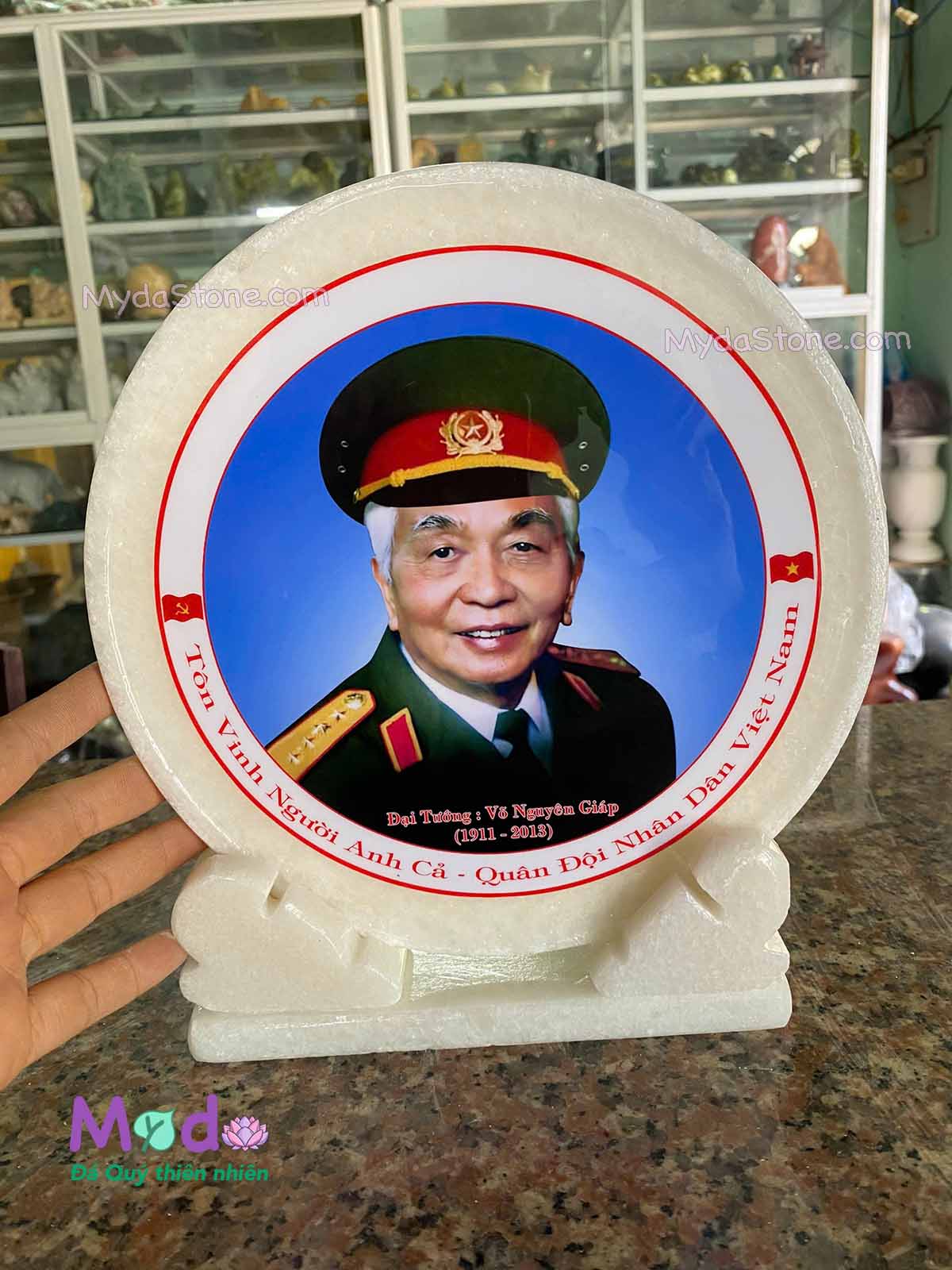 Đĩa đá in hình Đại Tướng Võ Nguyên Giáp