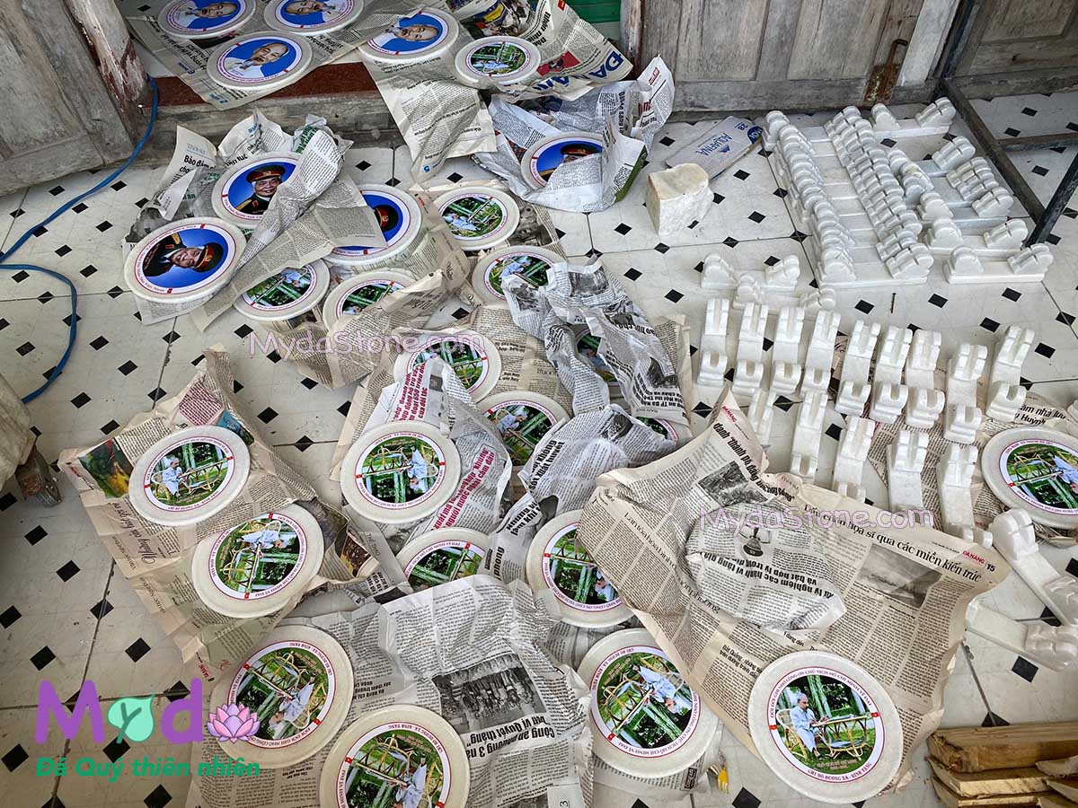 Đĩa đá in hình Đại Tướng Võ Nguyên Giáp