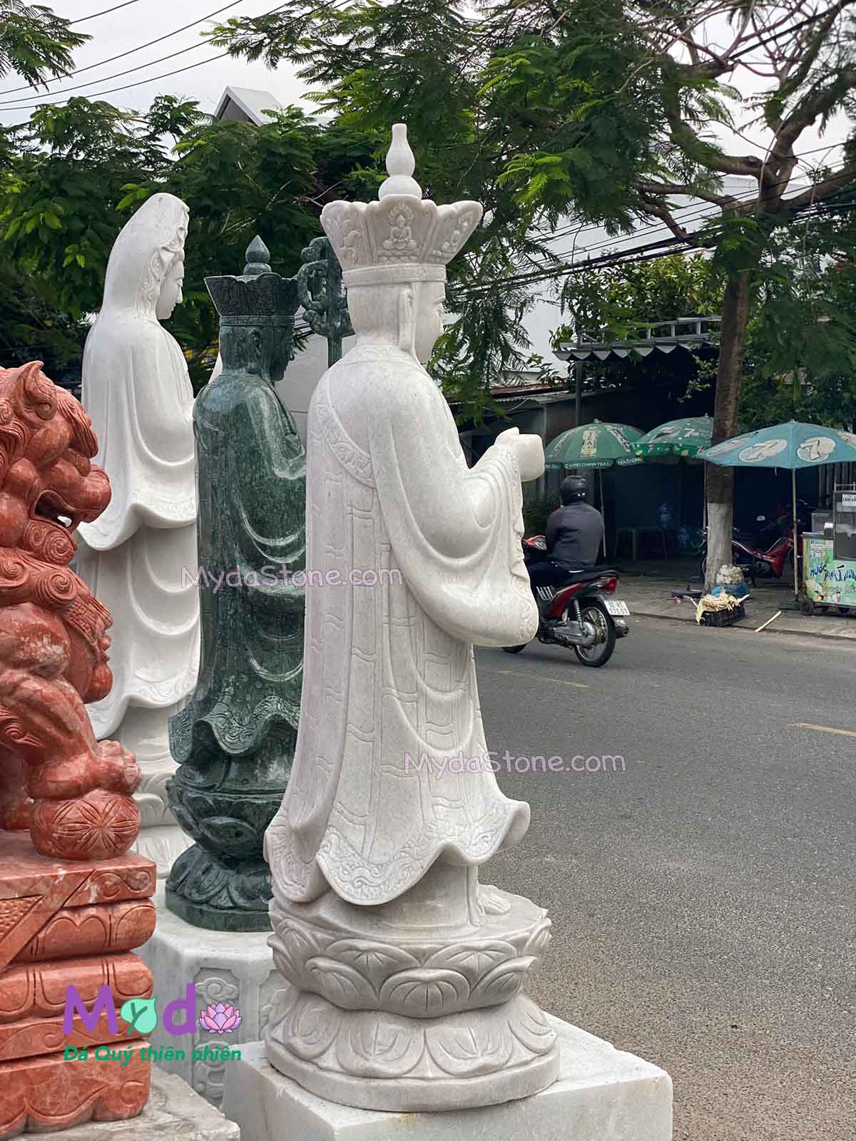 Tượng Phật Địa Tạng đứng đài sen đá Cẩm Thạch Trắng