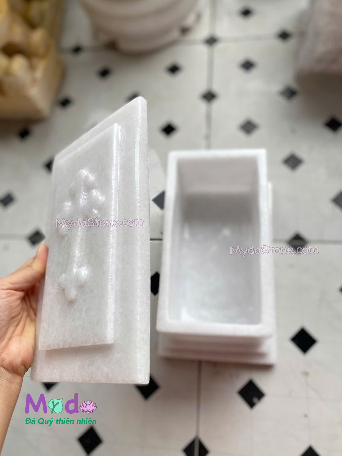 Hũ Tro Cốt Công Giáo đá Cẩm Thạch Trắng
