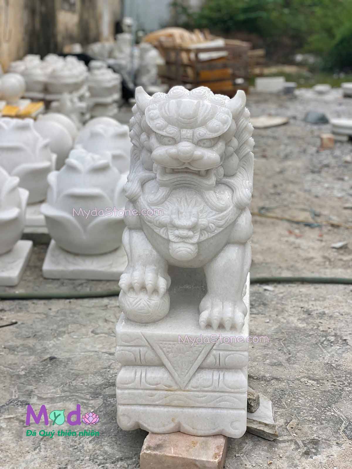 Kỳ Lân đá để Lăng Mộ đá Cẩm Thạch Trắng