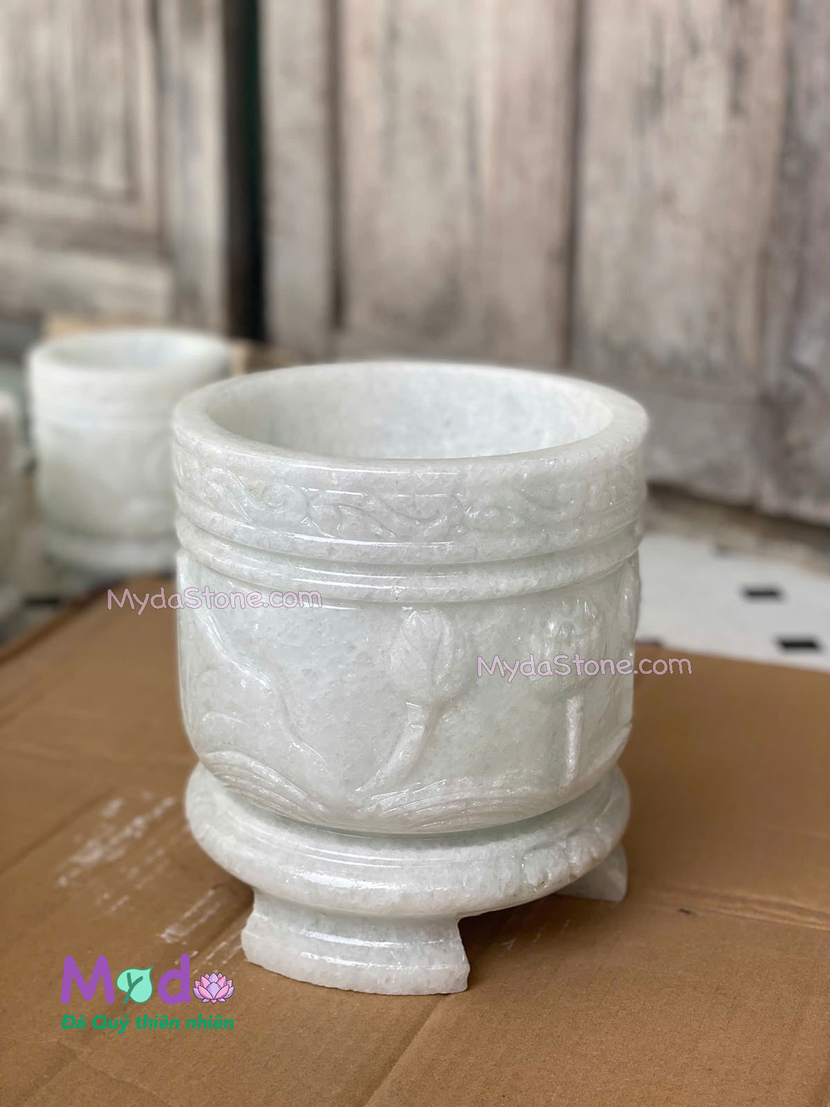 Lư Hương chạm sen đá Cẩm Thạch Trắng Xanh