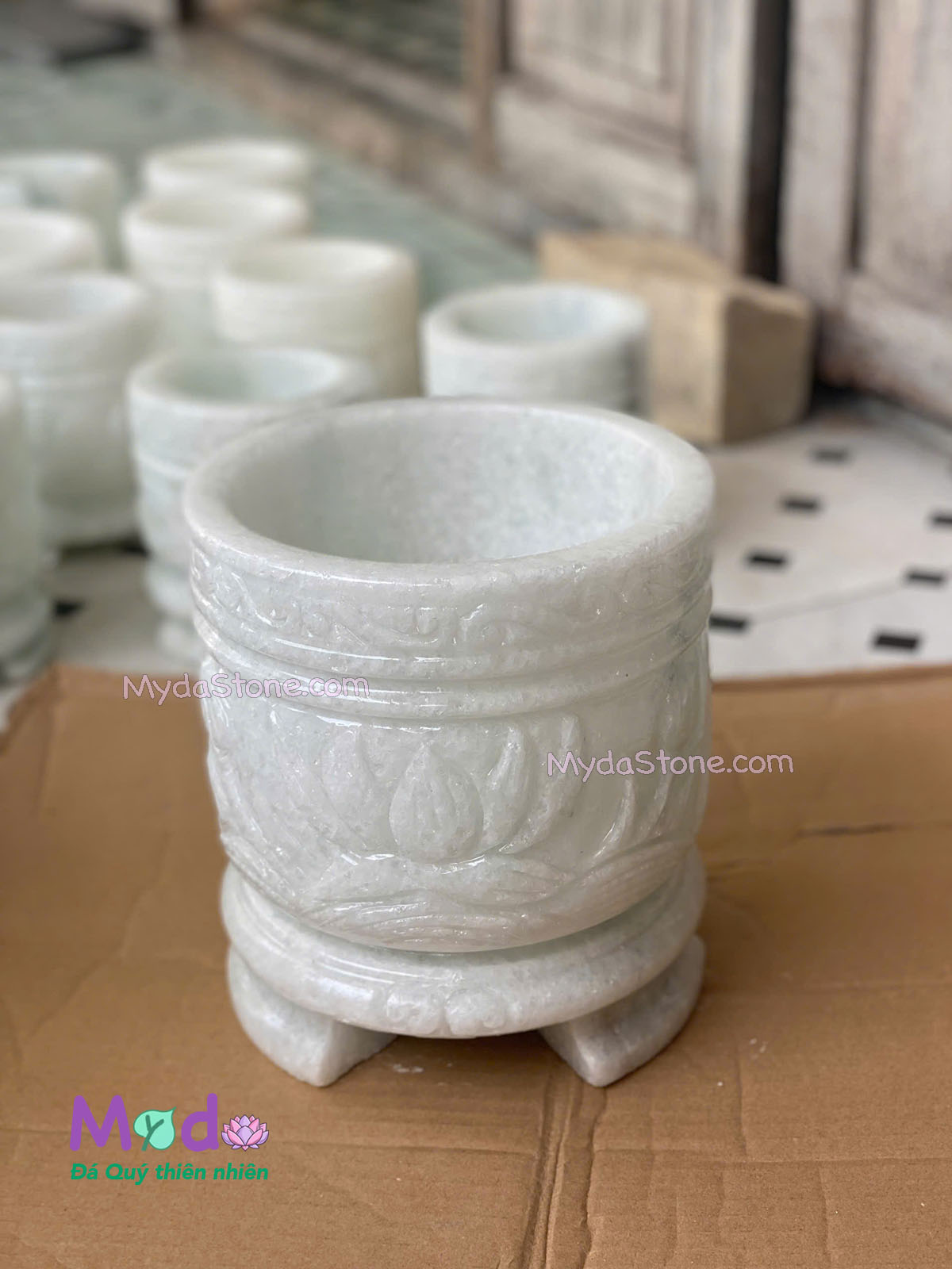 Lư Hương chạm sen đá Cẩm Thạch Trắng Xanh