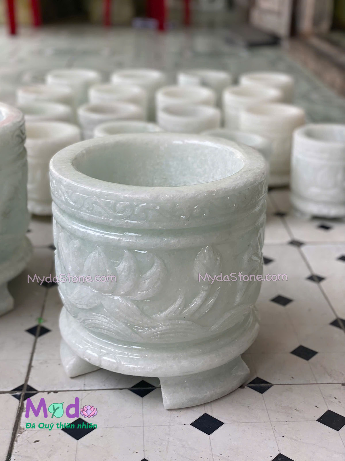 Lư Hương chạm sen đá Cẩm Thạch Trắng Xanh