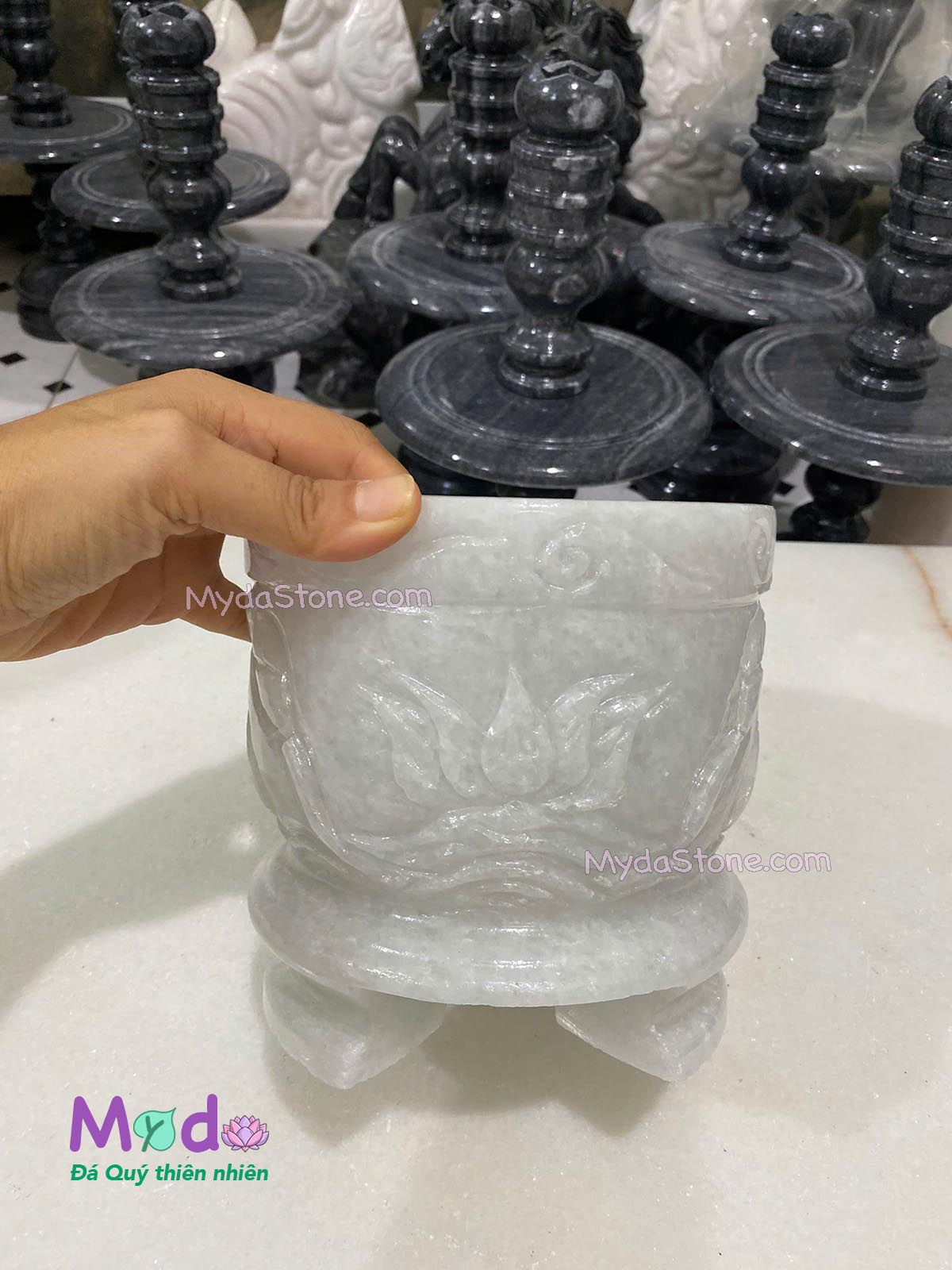 Lư Hương chạm sen đá Cẩm Thạch Trắng Xanh