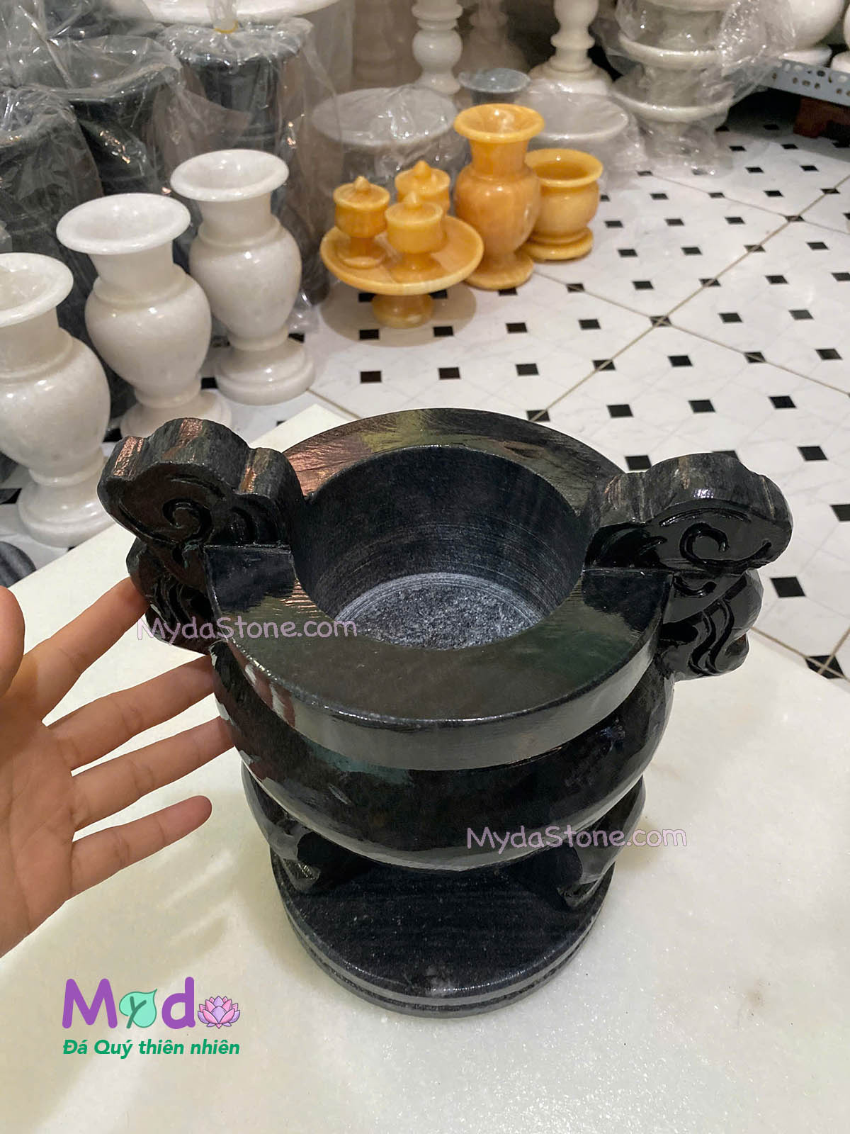 Lư Hương Công Giáo đá Cẩm Thạch Đen