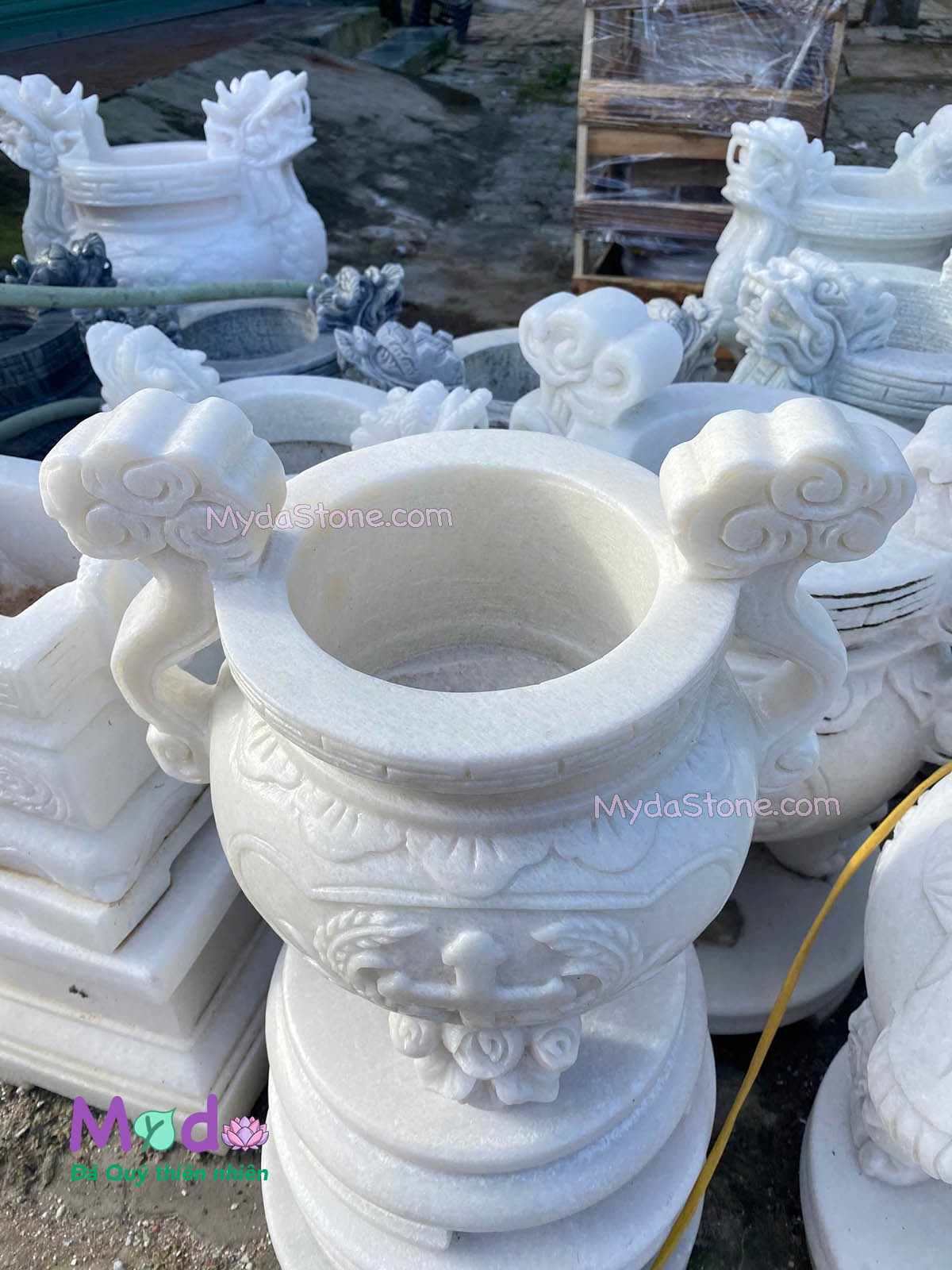 Lư Hương Công Giáo đá Cẩm Thạch Trắng