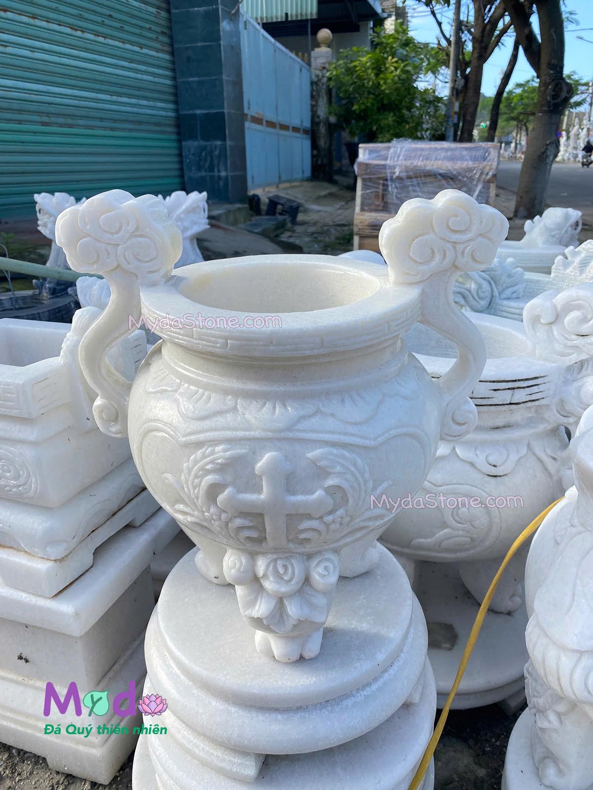 Lư Hương Công Giáo đá Cẩm Thạch Trắng