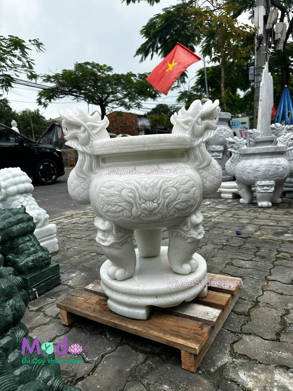 Lư Hương chạm rồng đá Cẩm Thạch Trắng