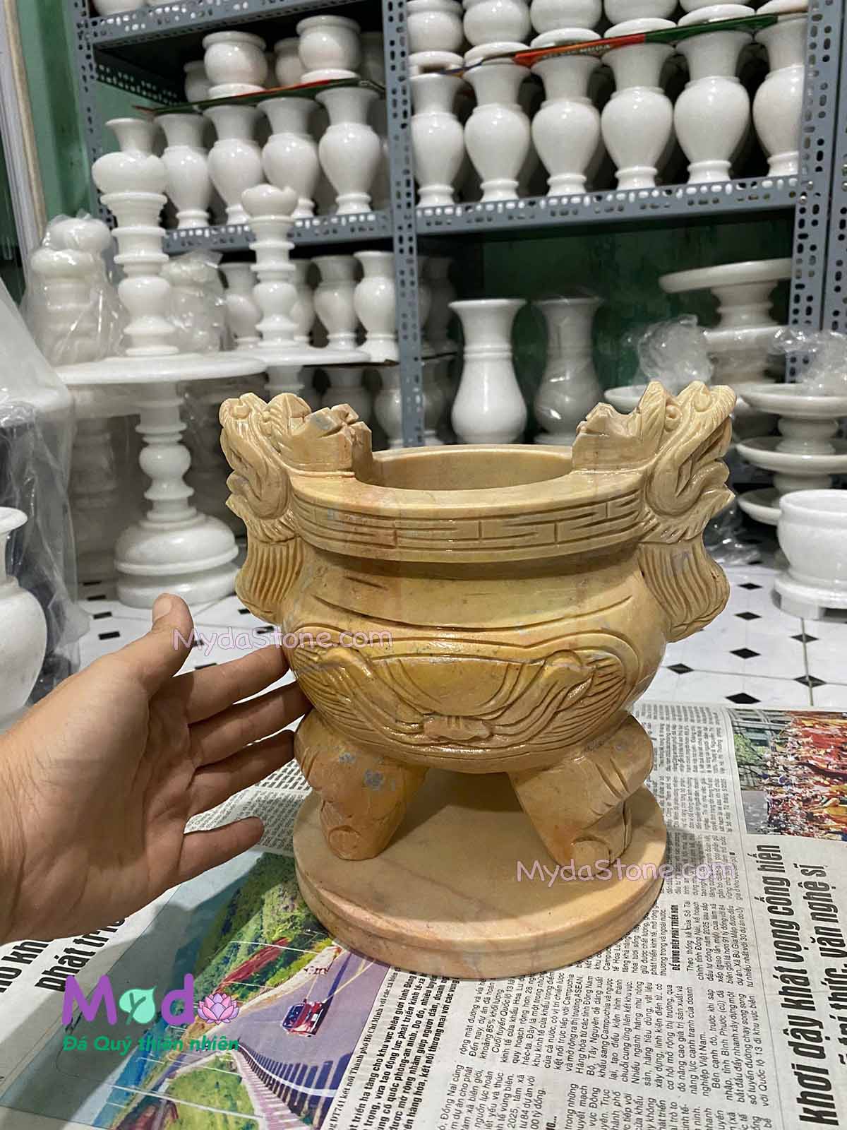 Lư Hương đá Cà Rốt Vàng