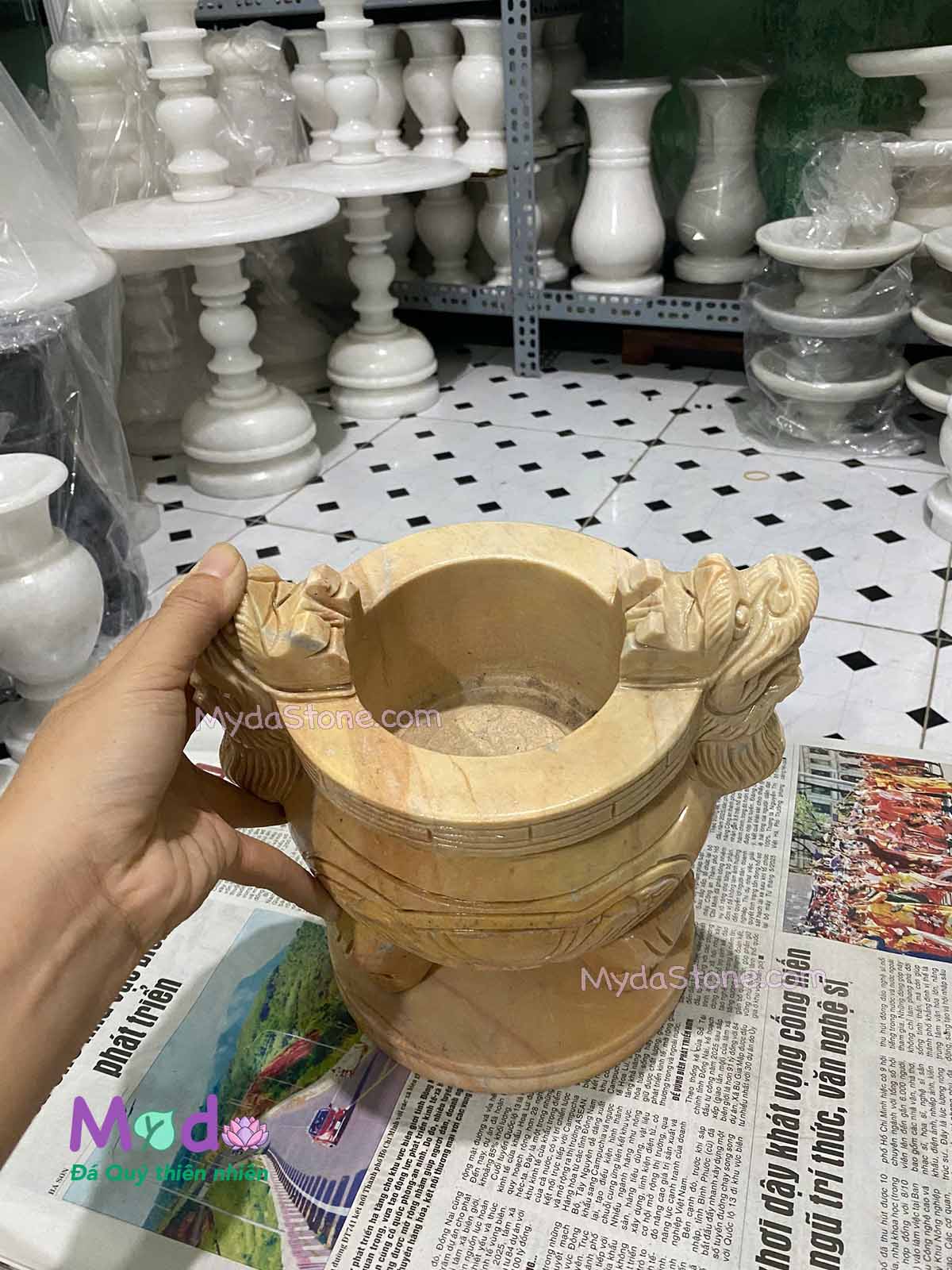 Lư Hương đá Cà Rốt Vàng