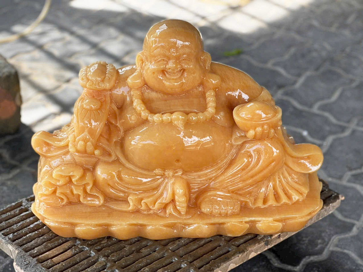 Tượng Phật Di Lặc ngồi đá Ngọc Vàng Hoàng Long