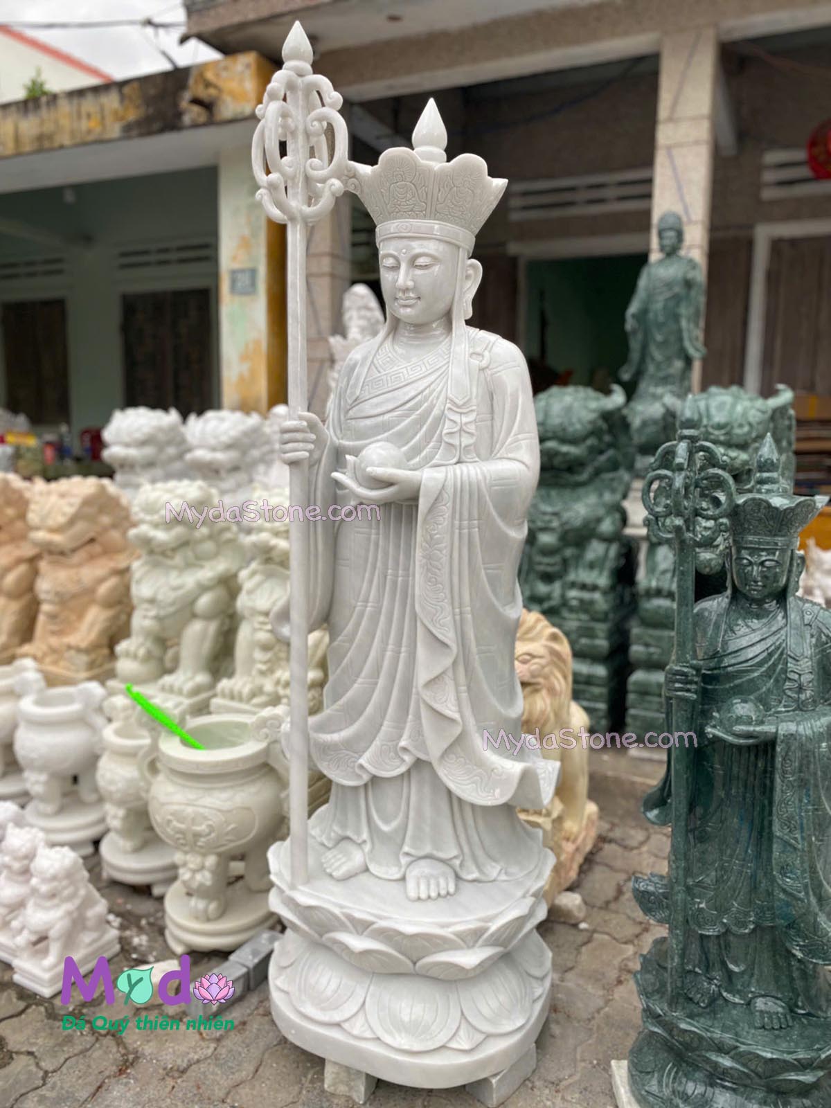 Tượng Phật Địa Tạng đứng đài sen đá Cẩm Thạch Trắng