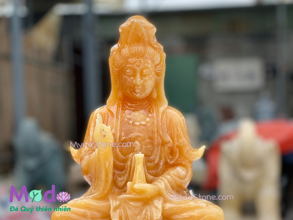 Tượng Quan Âm ngồi đài sen bằng đá Ngọc Hoàng Long