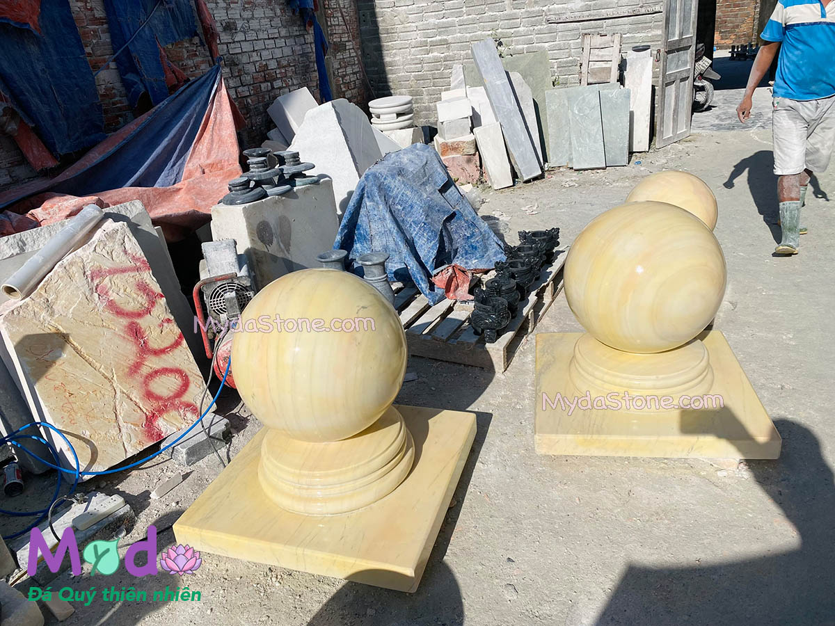 Quả Cầu Đá để trụ cổng đá Cà Rốt Vàng