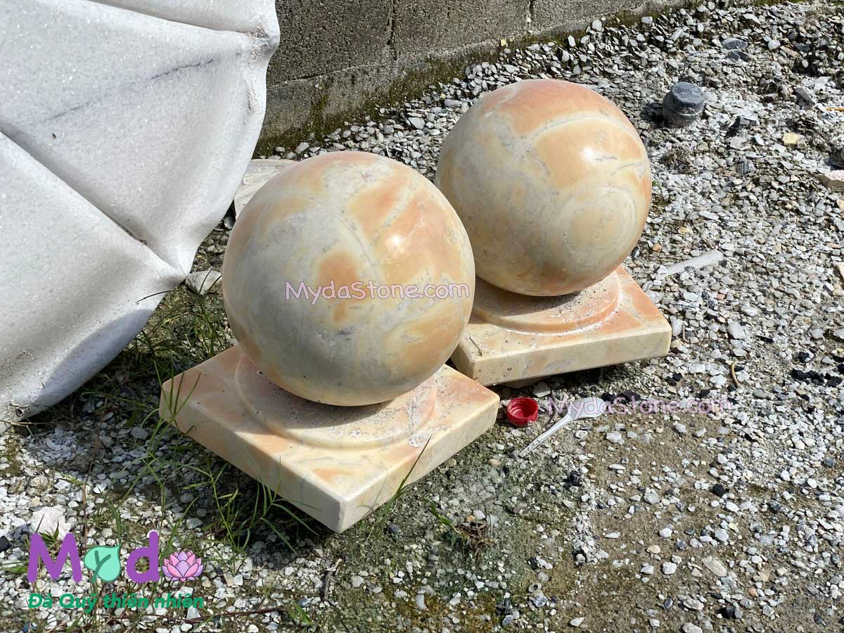 Quả Cầu Đá để trụ cổng đá Cà Rốt Vàng