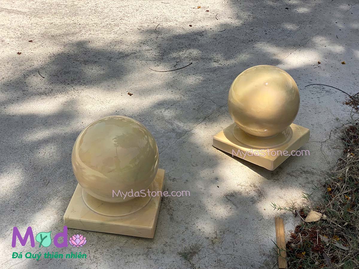 Quả Cầu Đá để trụ cổng đá Cà Rốt Vàng