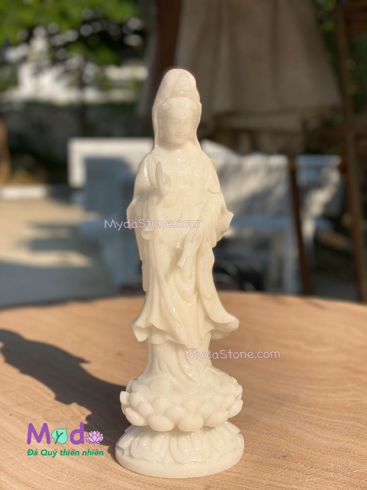 Tượng Quan Âm đứng đài sen đá Cẩm Thạch Trắng