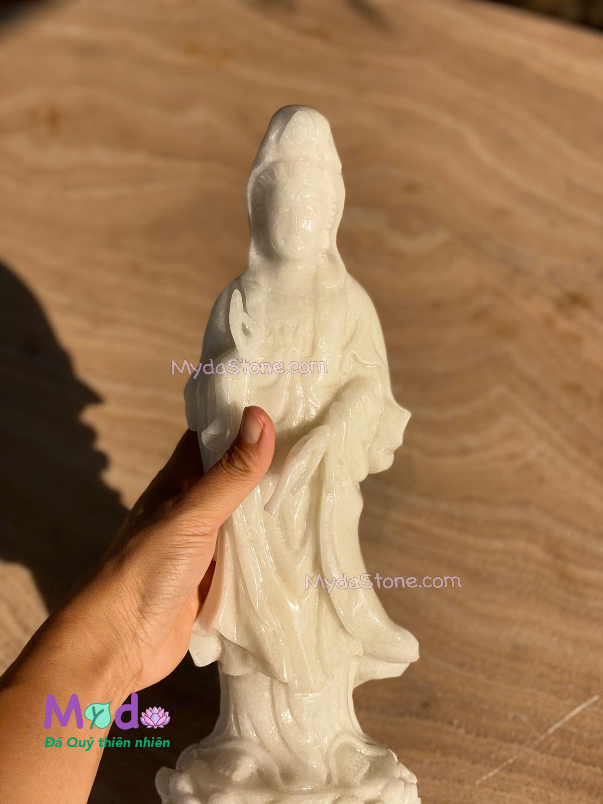 Tượng Quan Âm đứng đài sen đá Cẩm Thạch Trắng