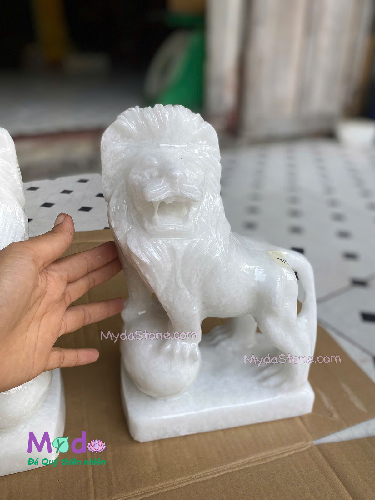 Tượng Sư Tử để Mộ đá Cẩm Thạch Trắng