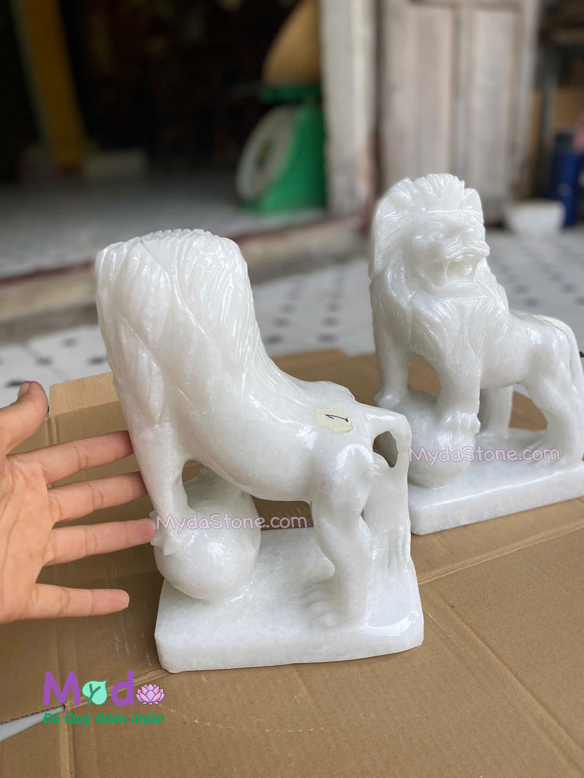 Tượng Sư Tử để Mộ đá Cẩm Thạch Trắng