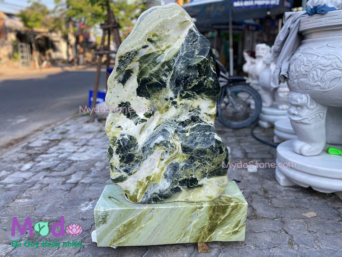 Trụ Đá Phong Thuỷ đá Ngọc Xanh Yên Bái