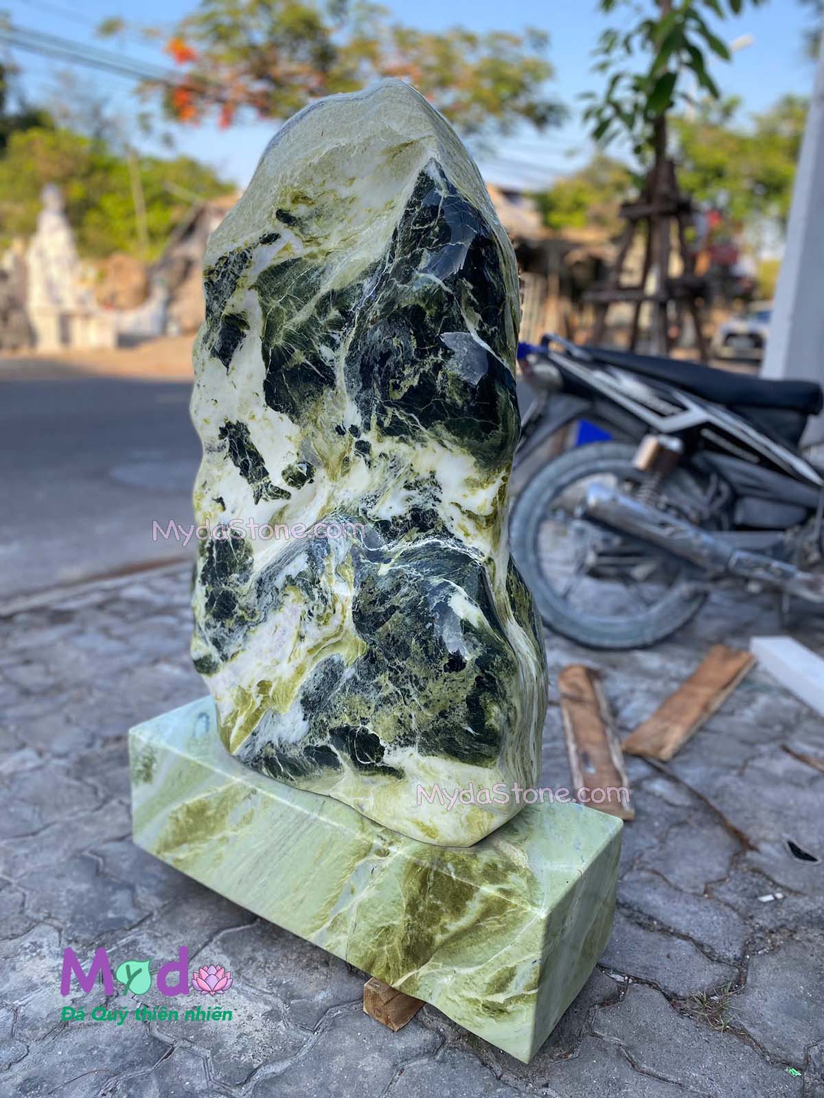 Trụ Đá Phong Thuỷ đá Ngọc Xanh Yên Bái