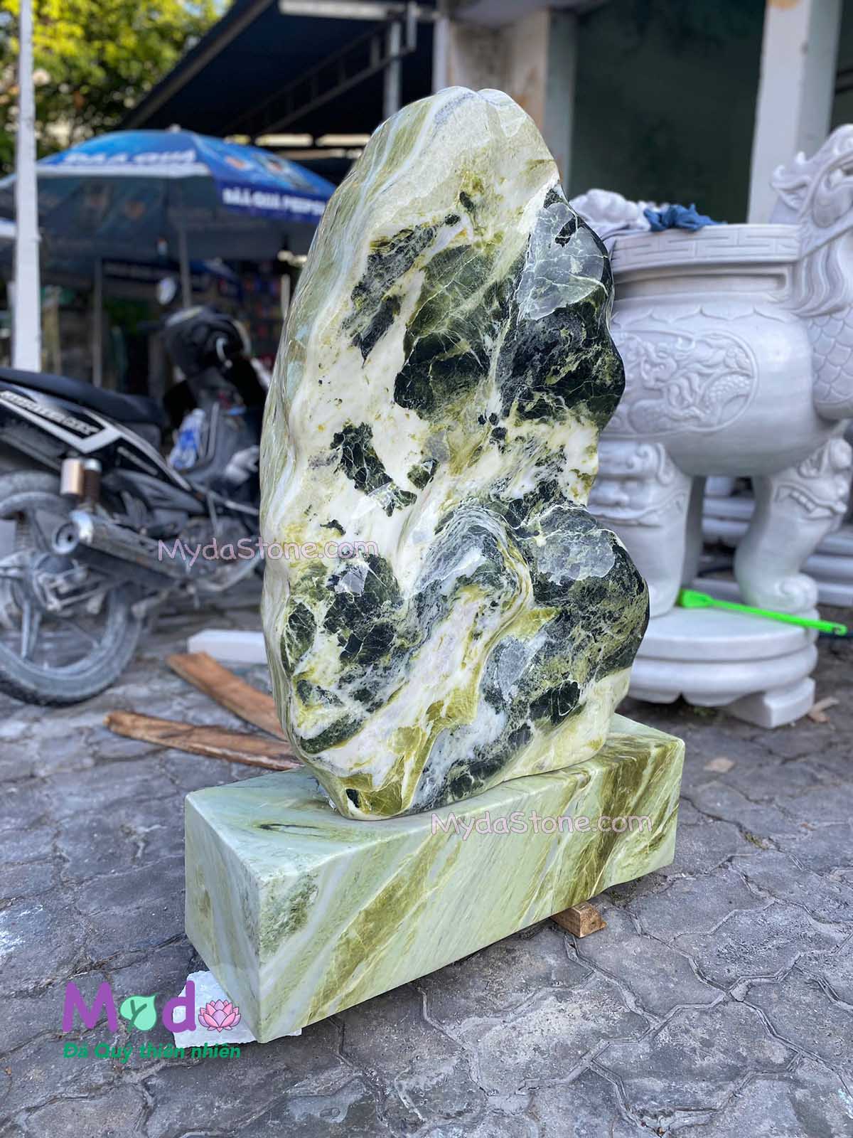 Trụ Đá Phong Thuỷ đá Ngọc Xanh Yên Bái