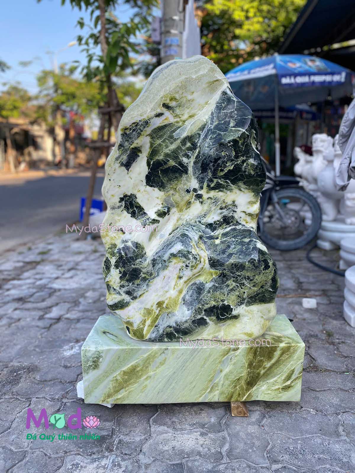 Trụ Đá Phong Thuỷ đá Ngọc Xanh Yên Bái