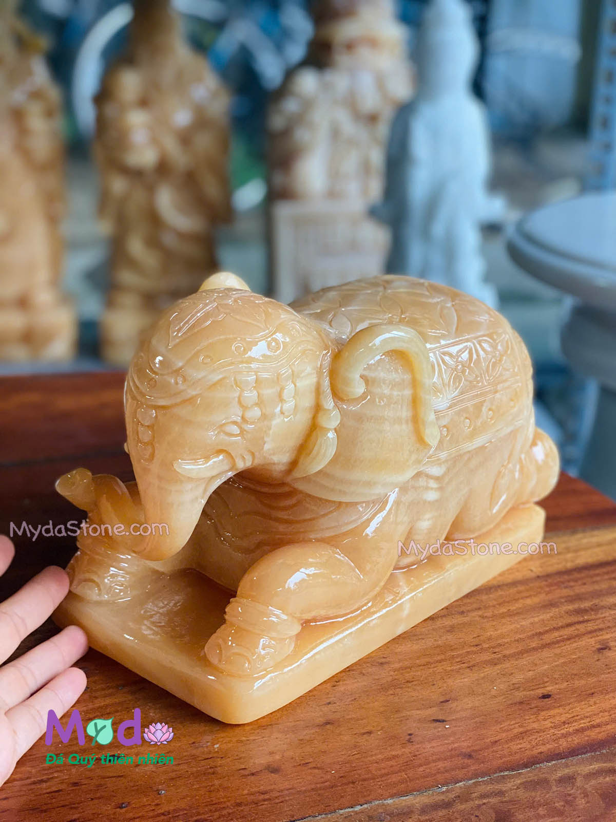 Tượng Voi Quỳ đá Ngọc Hoàng Long