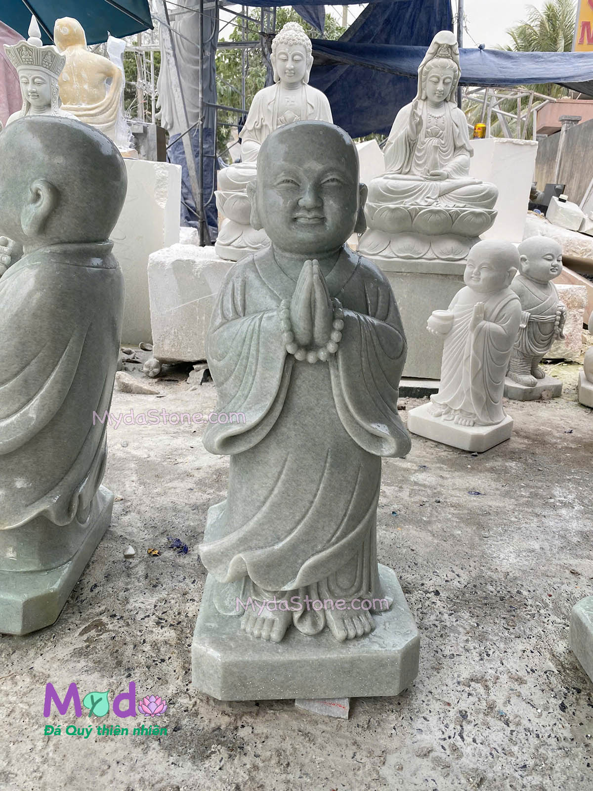 Tượng Chú Tiểu đá Cẩm Thạch Xanh