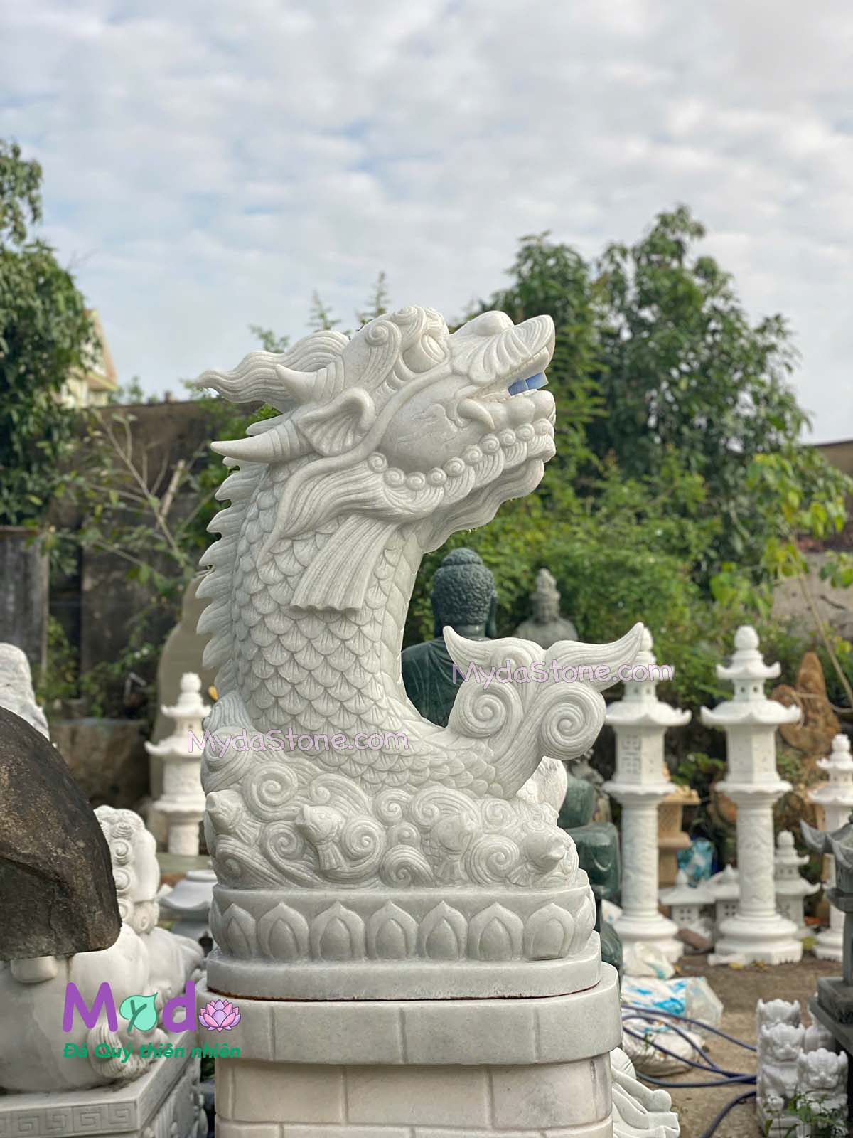 Tượng cá Chép Hoá Rồng đá Cẩm Thạch Trắng