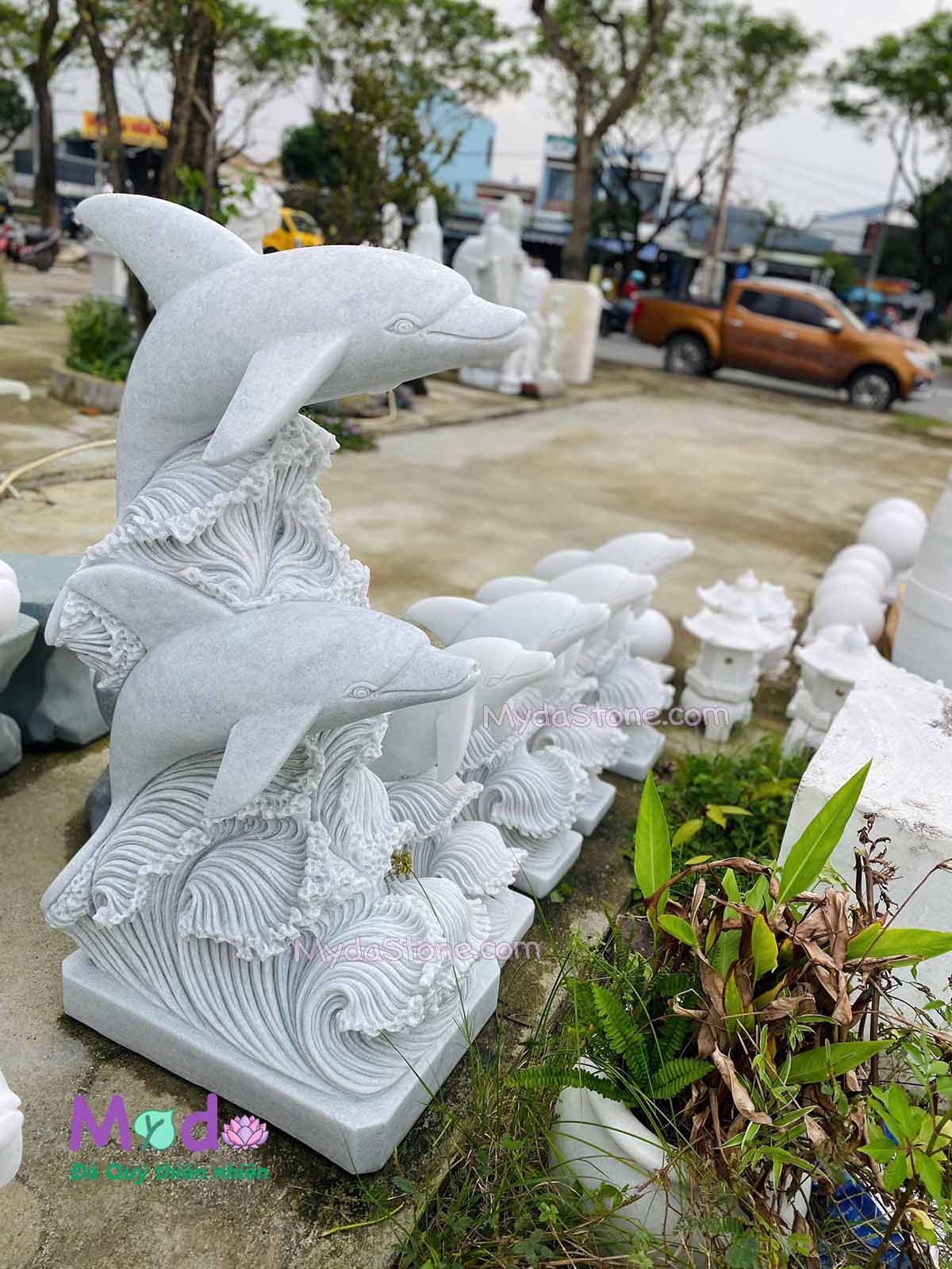 Tượng Cá Heo đá Cẩm Thạch Trắng Xanh