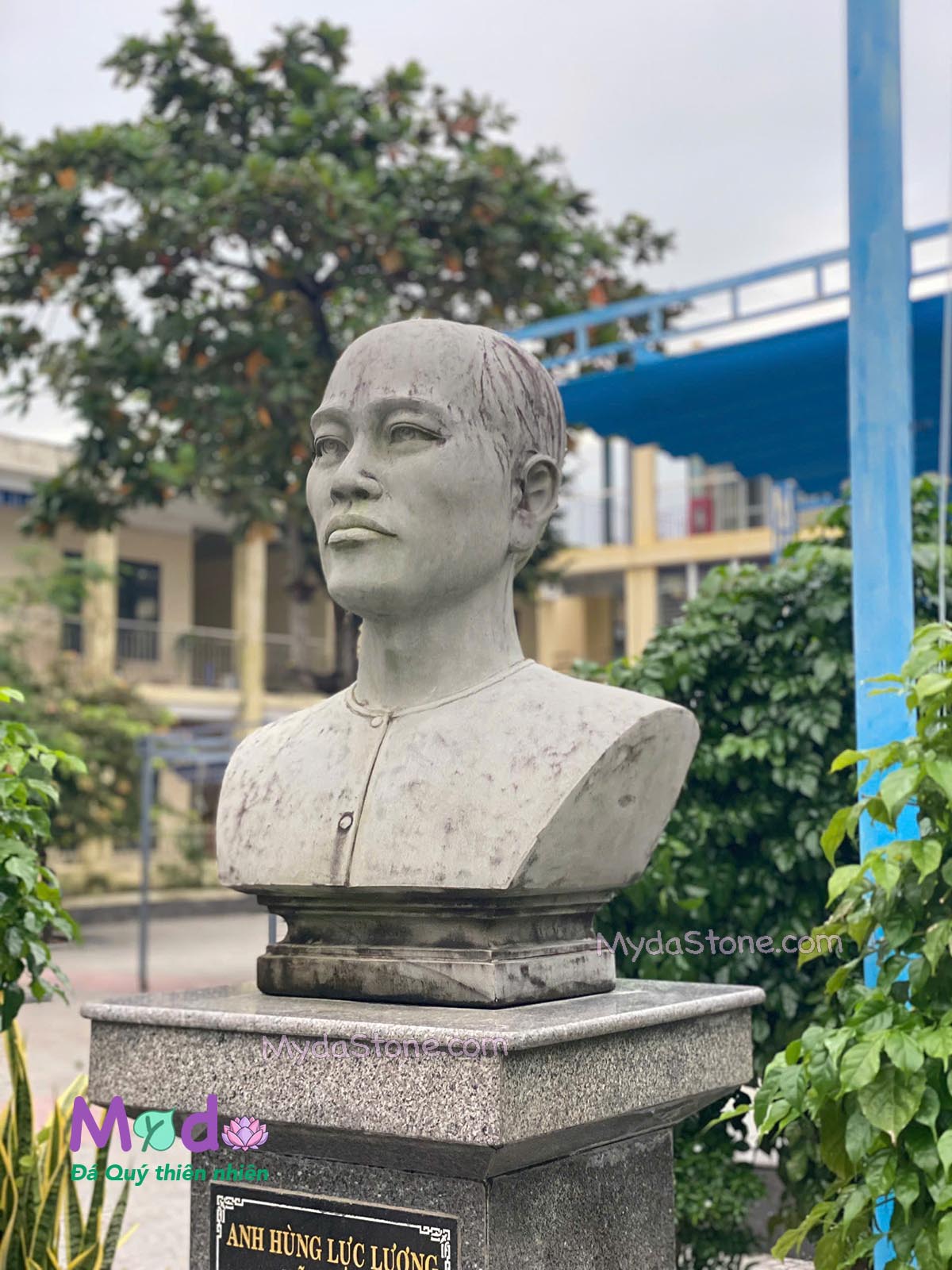 Tượng Chân dung Anh Hùng Mai Đăng Chơn đá Sa Thạch